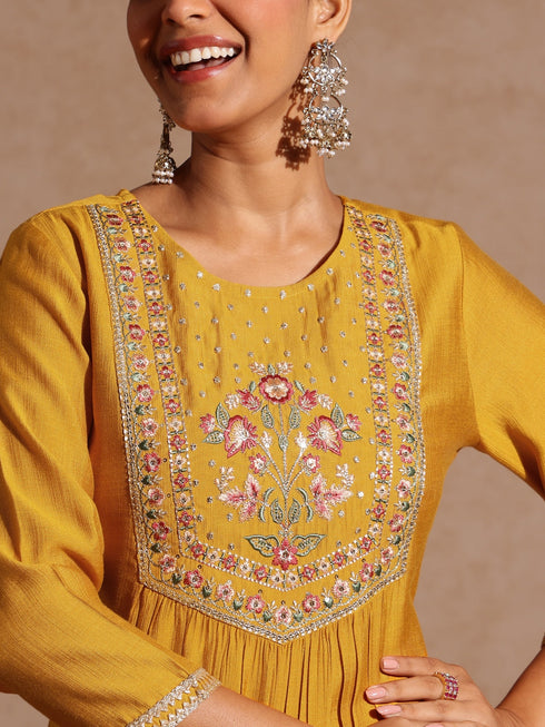 Janasya Women's Mustard Silk Blend Embroidered Straight Kurta Set